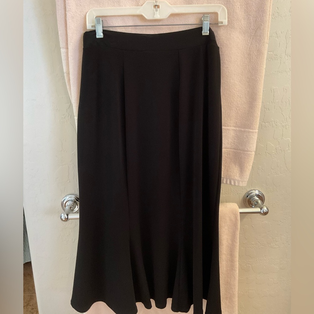 Travel Elements black flared skirt, maxi skirt. Gorgeous condition. Size Med.